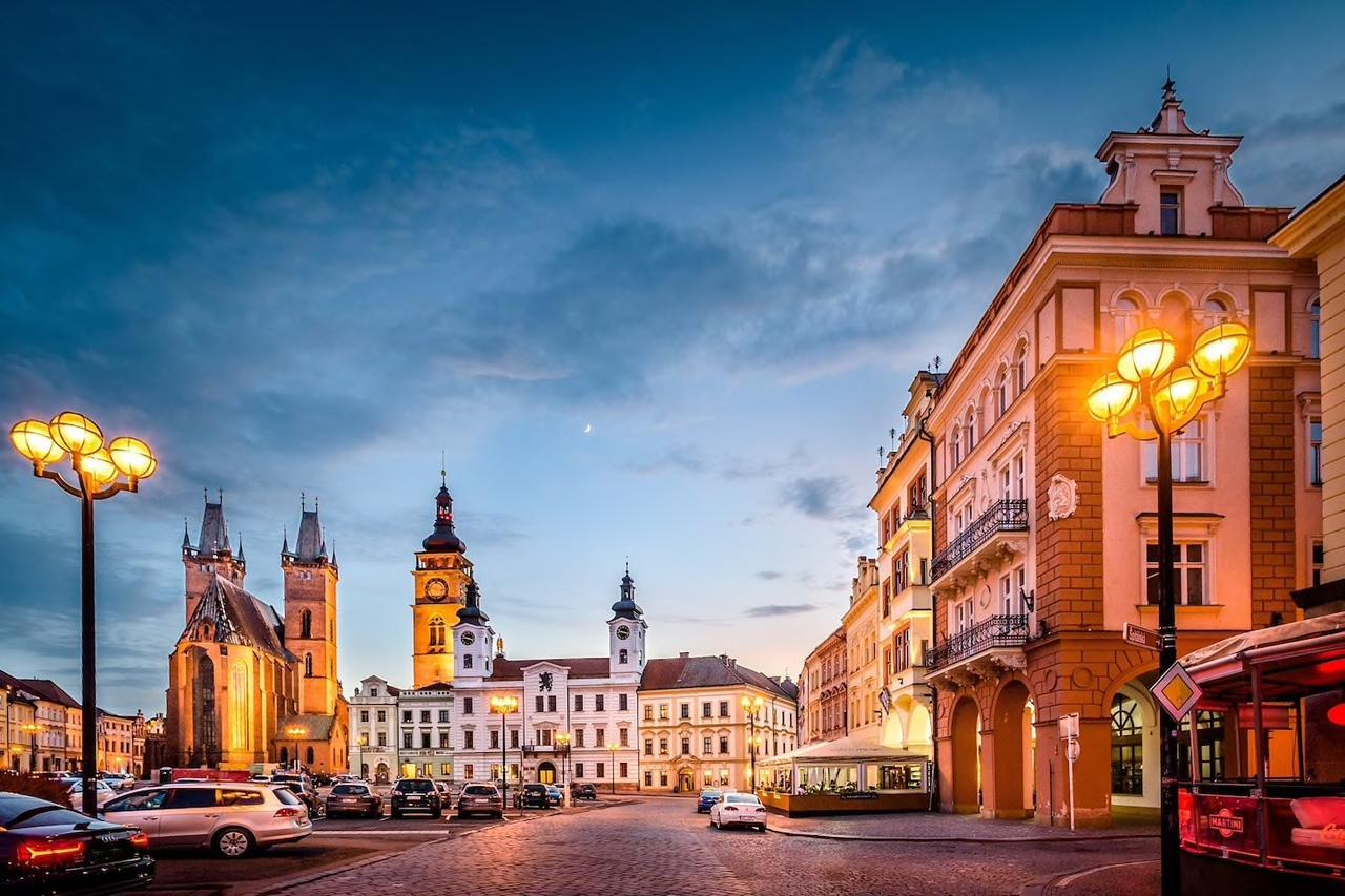 Unique Central Square Business Apt. Hradec Králové Dış mekan fotoğraf